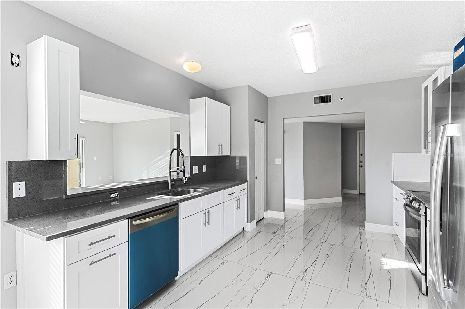 2725 TERRA CEIA BAY BLVD #201