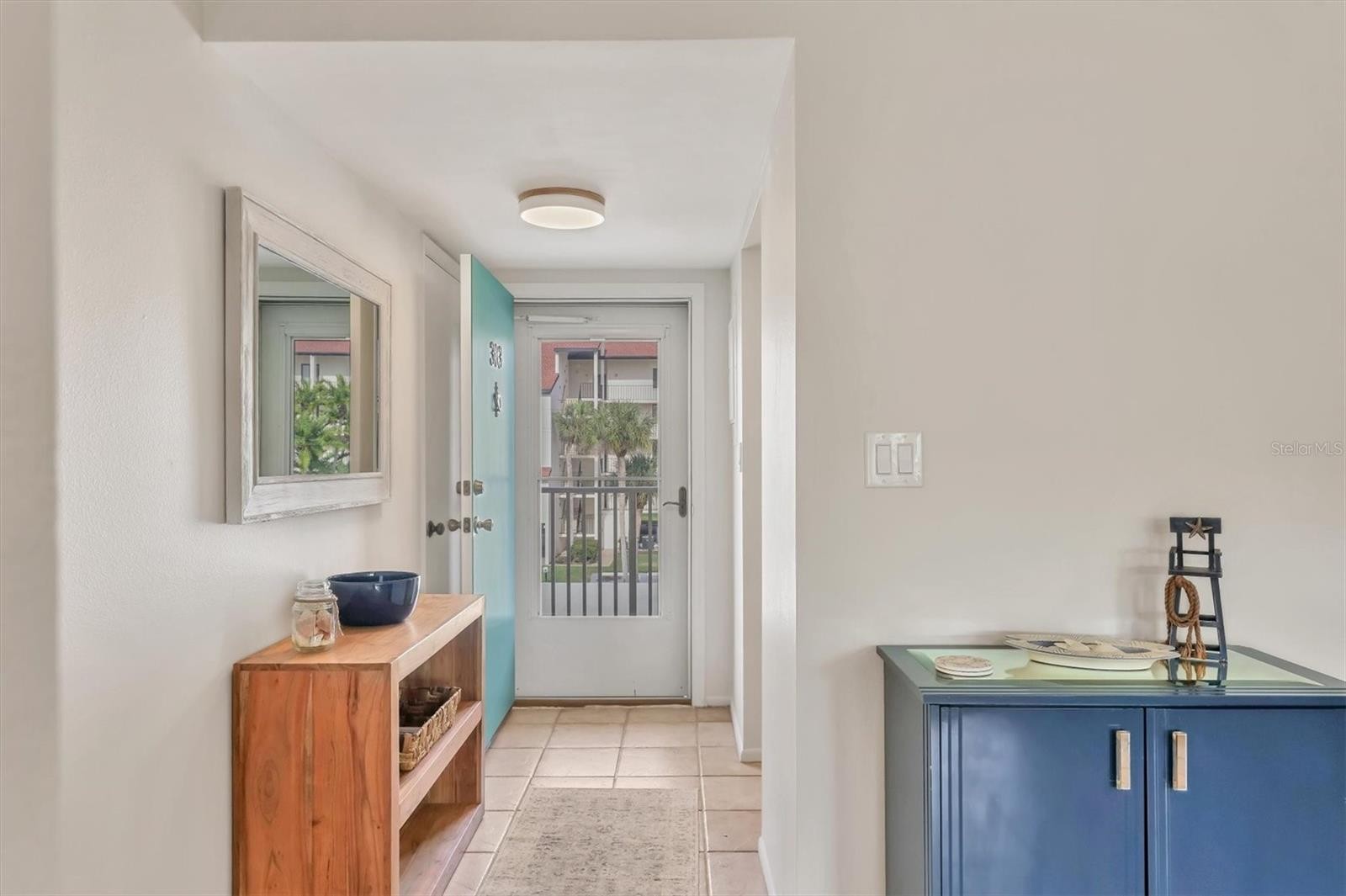 1250 N PORTOFINO DR #303