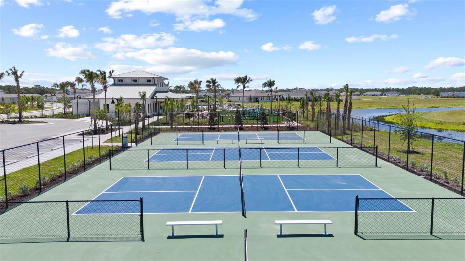 273 HOLLY BANK AVE