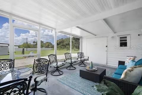 305 LINDEN DR