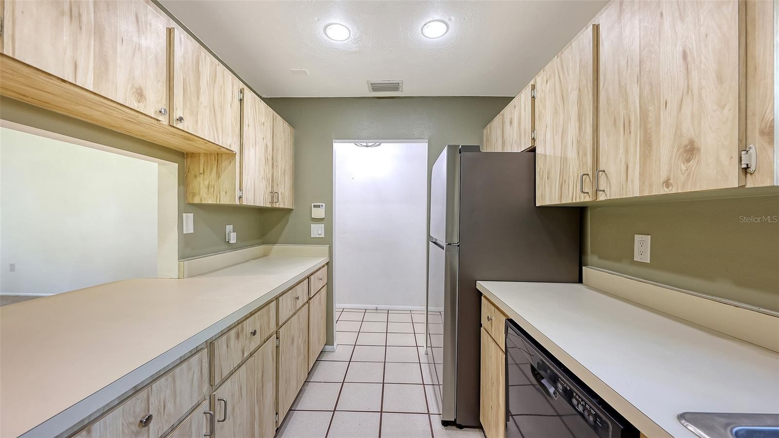 4969 VILLAGE GARDENS DR #52