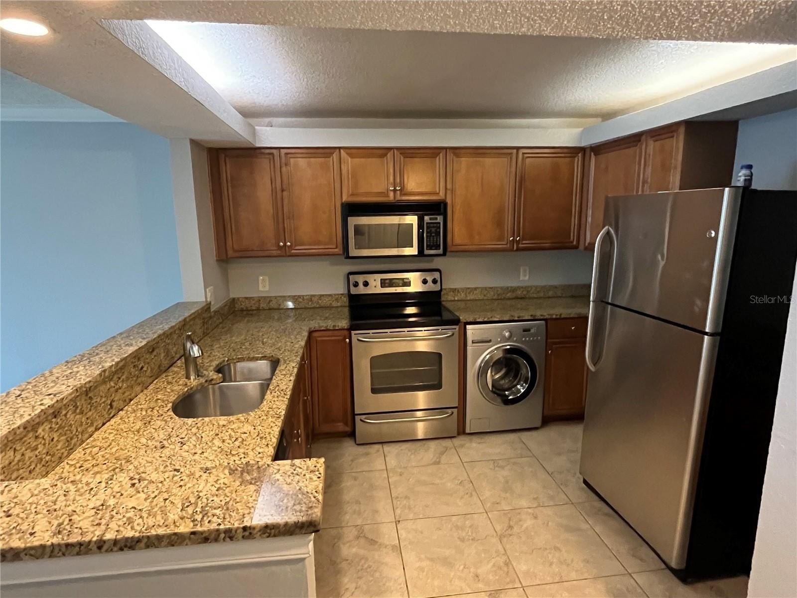 2755 COCONUT BAY LN #112 (1E)