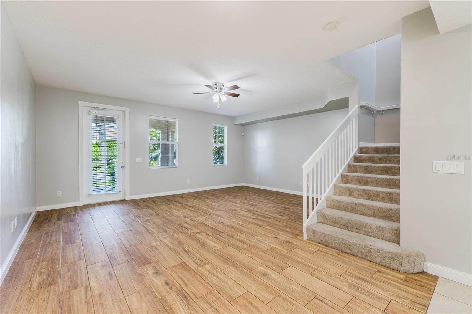 1648 NAPOLI DR W