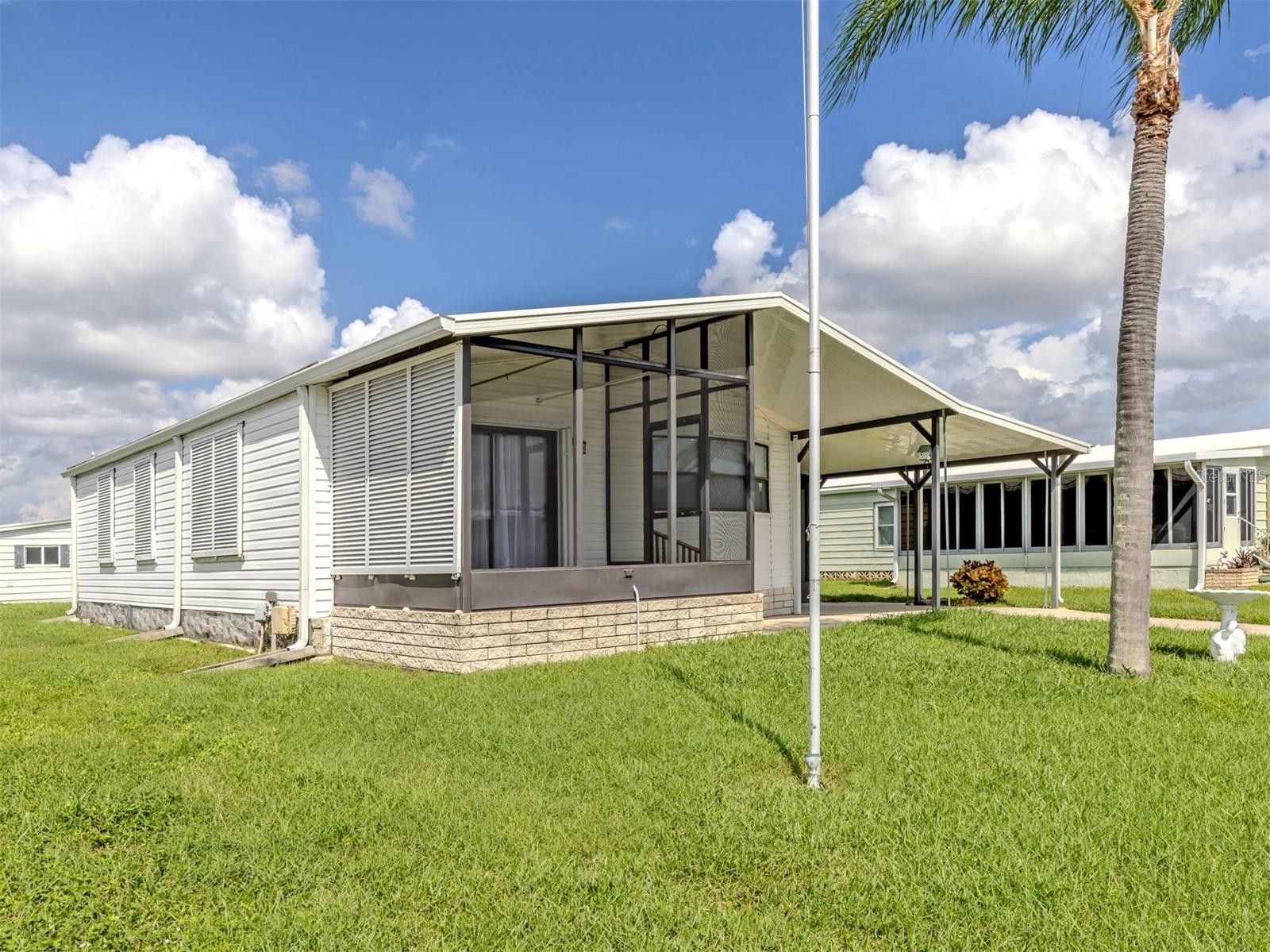 339 OUTRIGGER PL