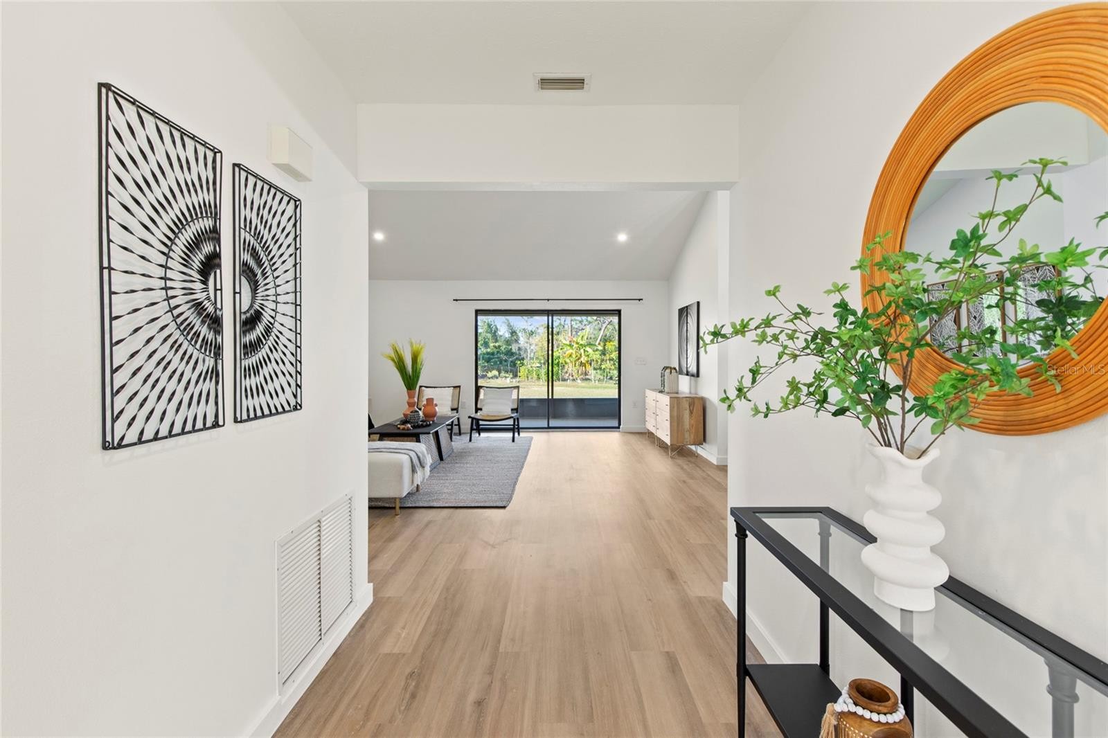 4004 HIDDEN RIVER LN