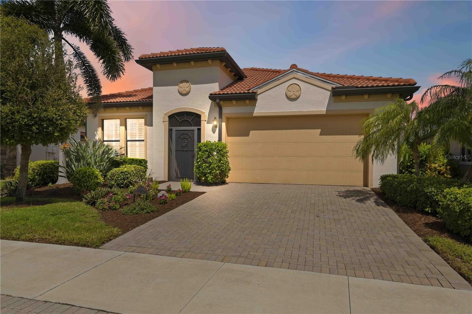 23739 WAVERLY CIR
