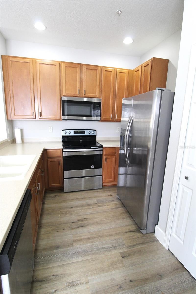3475 PARKRIDGE CIR #17-202