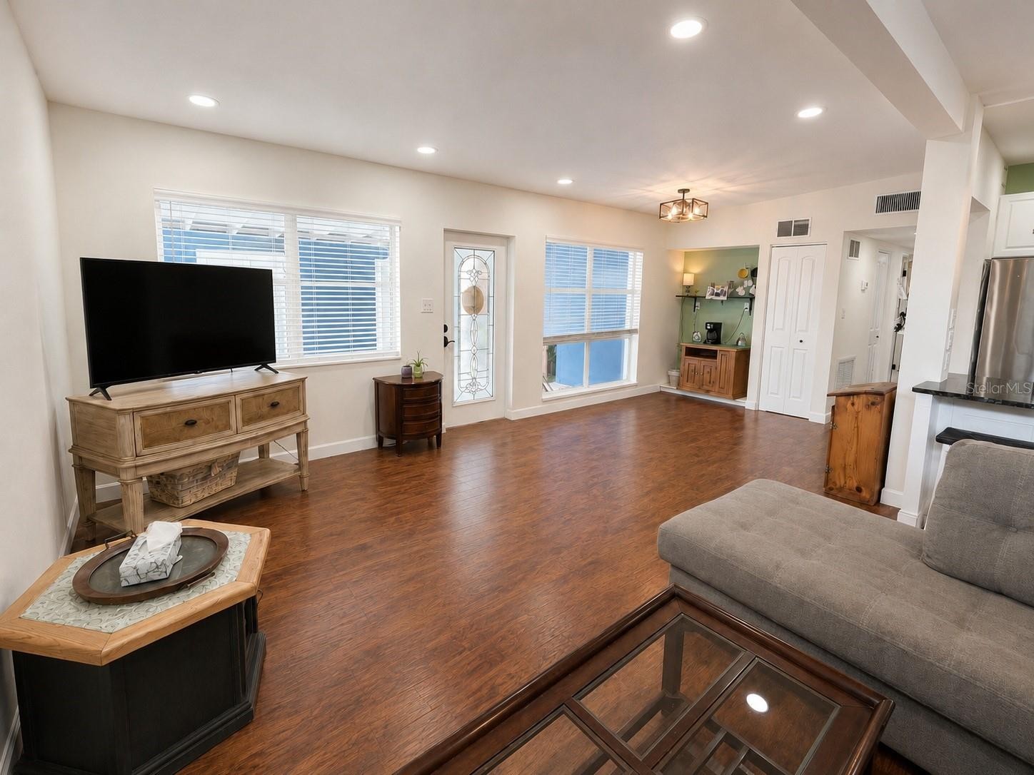 1004 DARTMOUTH DR