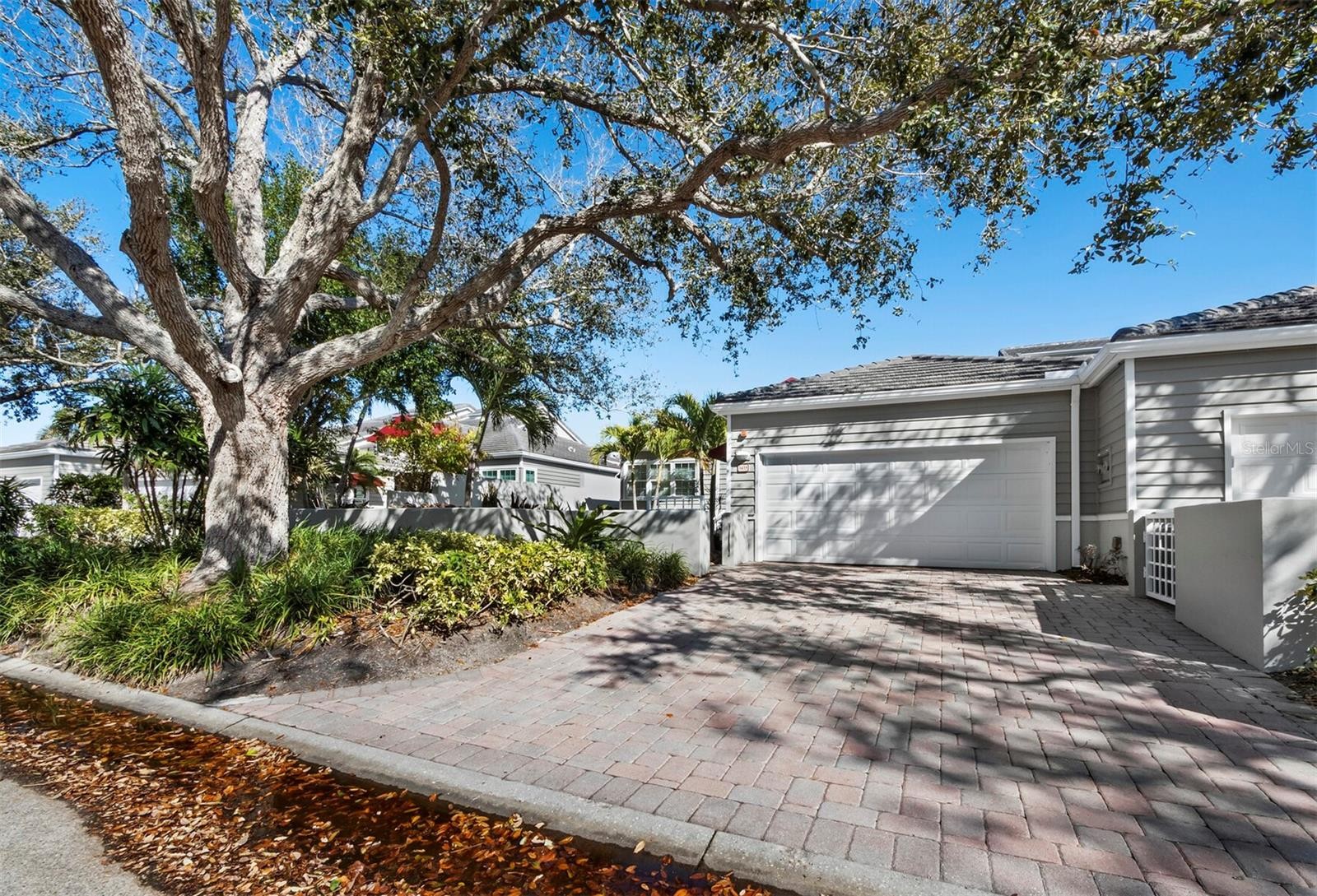 3435 WINDING OAKS DR #18