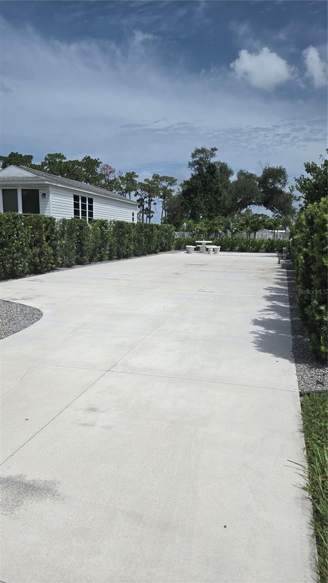 237 BAINBRIDGE DR