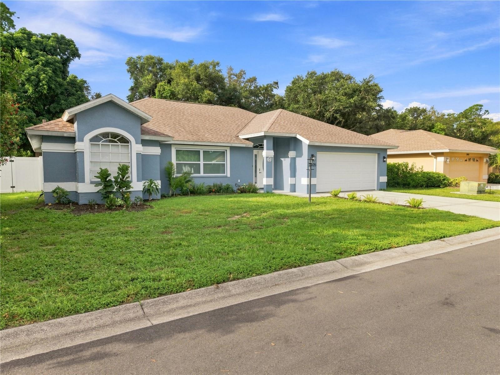 2405 APPALOOSA CIR