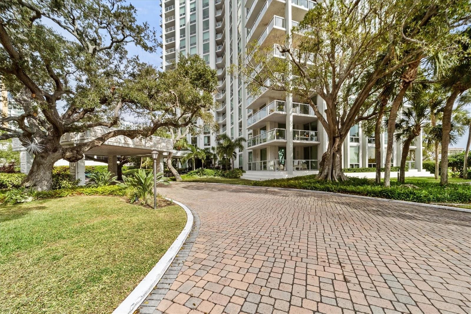 1111 N GULFSTREAM AVE #6A