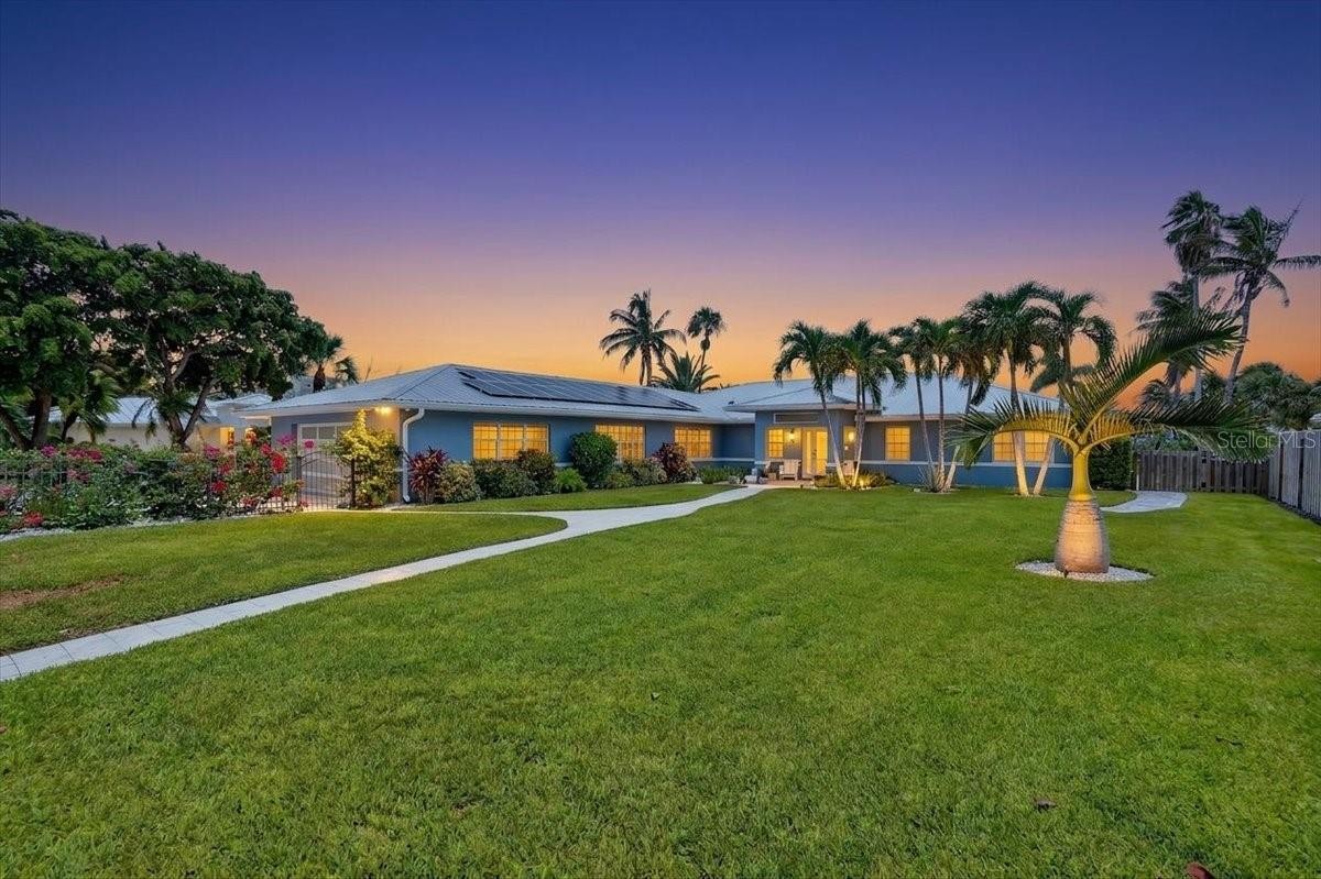 208 N POLK DR