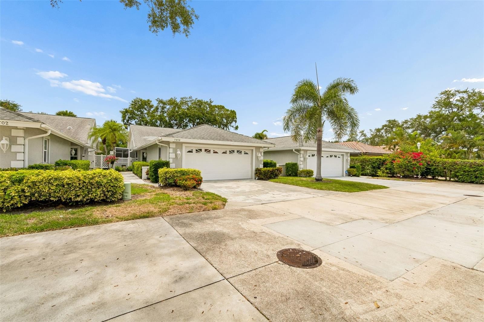 7656 PALM AIRE LN
