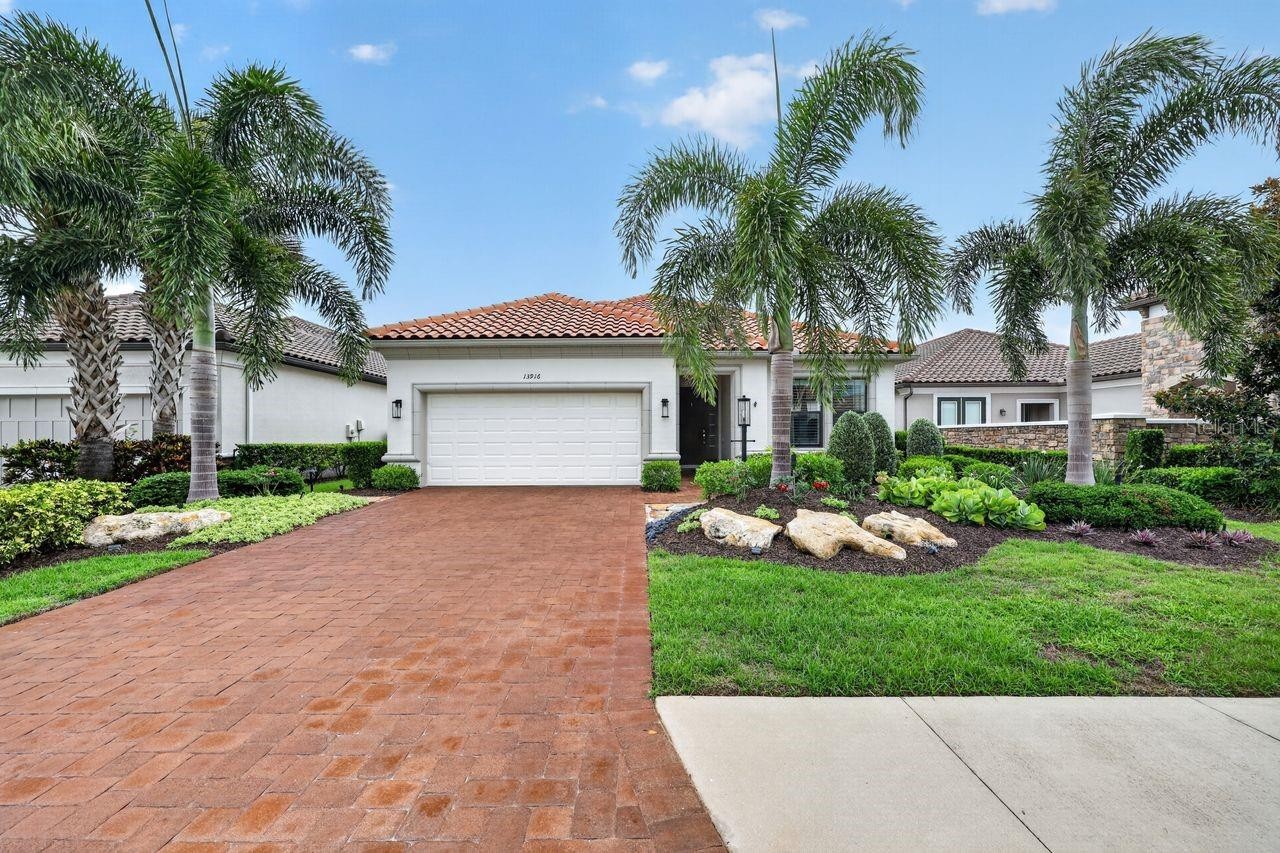 13916 MESSINA LOOP