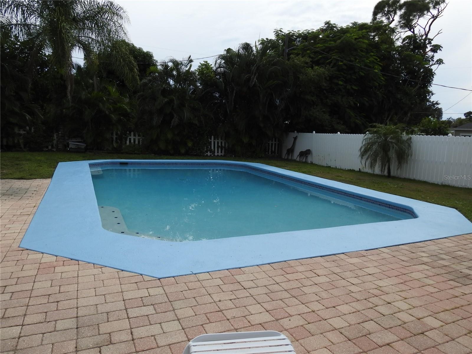 7611 SENRAB DR