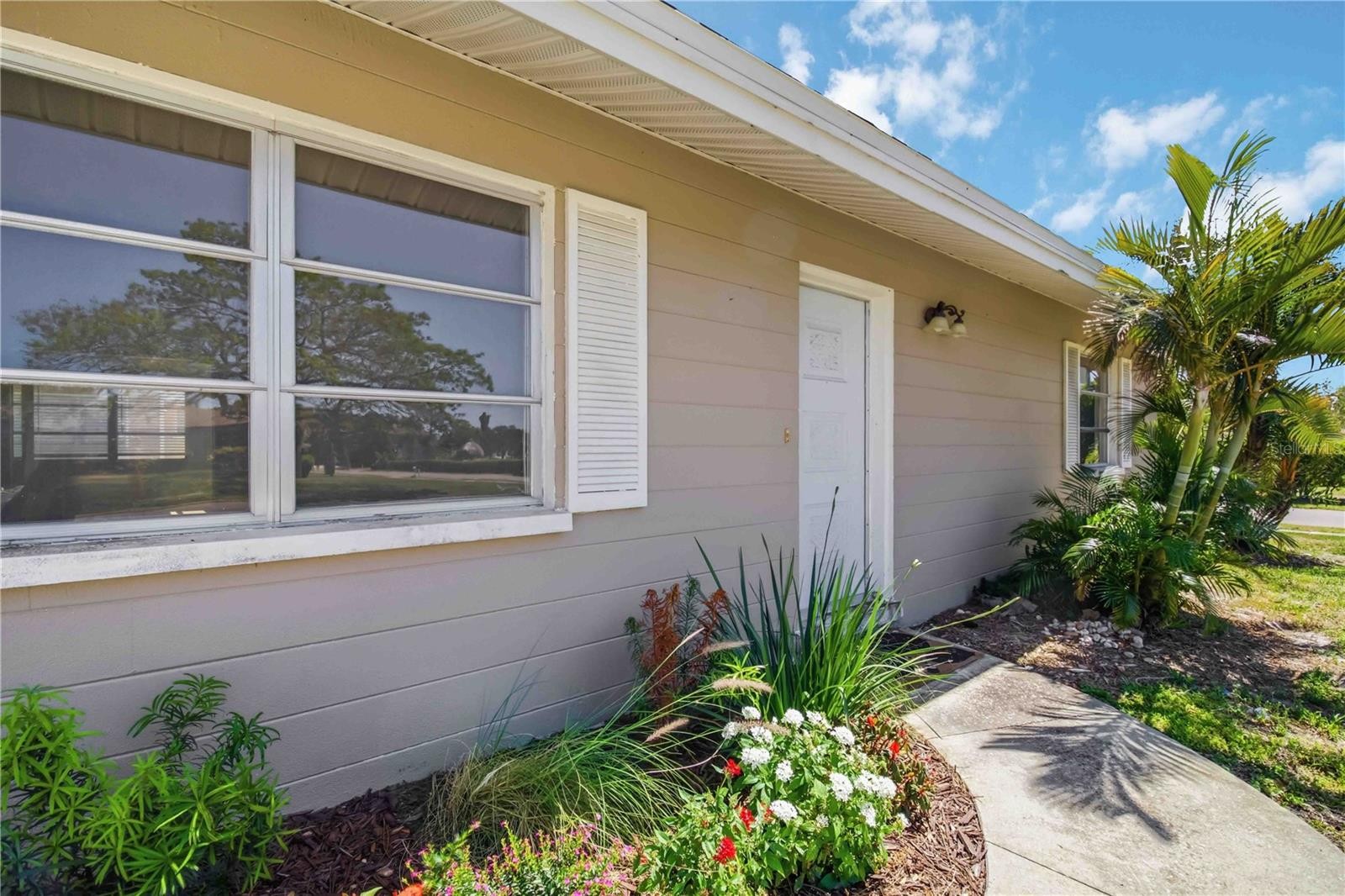 304 LANTANA AVE