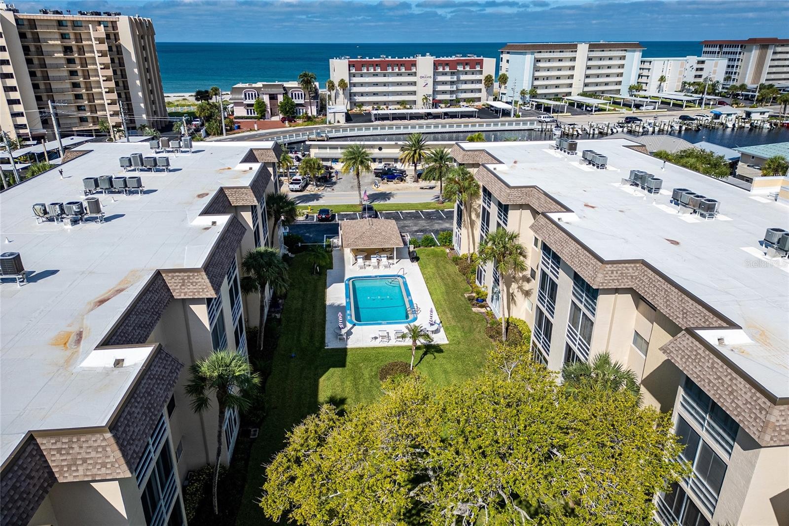 995 LAGUNA DR #305