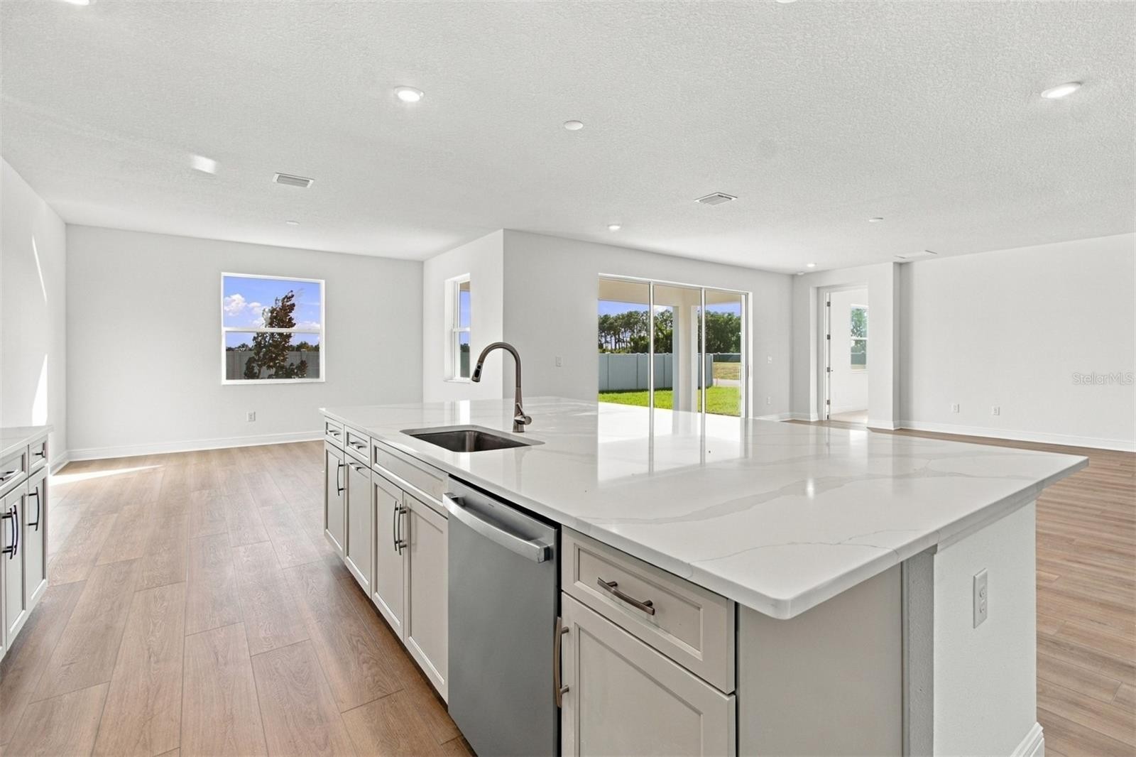 7337 RIDGE ESCAPE WAY