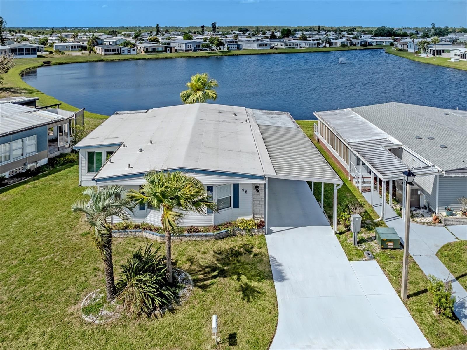98 LAKEVIEW DR