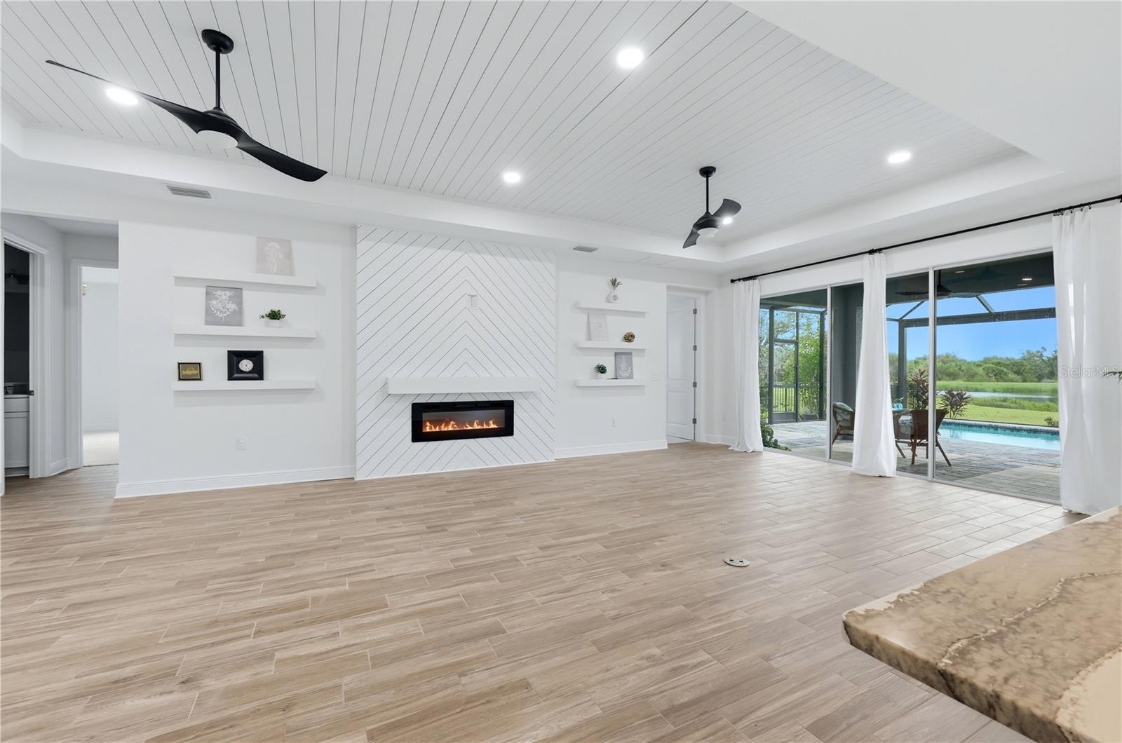 5542 NATIVE HENNA CT