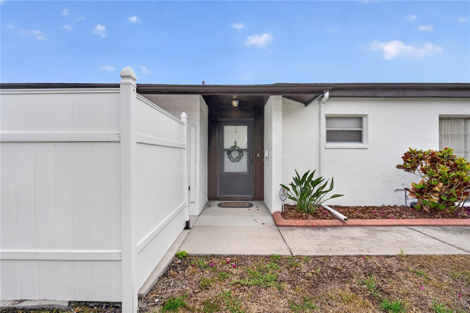 3501 N VILLAGE CT #220