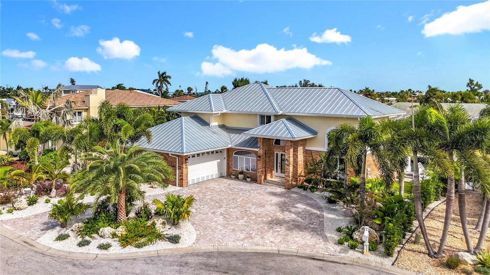 620 NORTH POINT DR