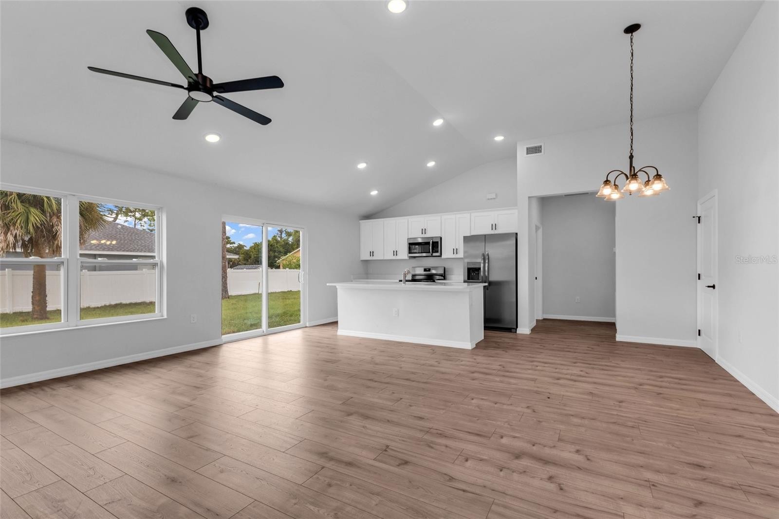 3610 LAREDO AVE