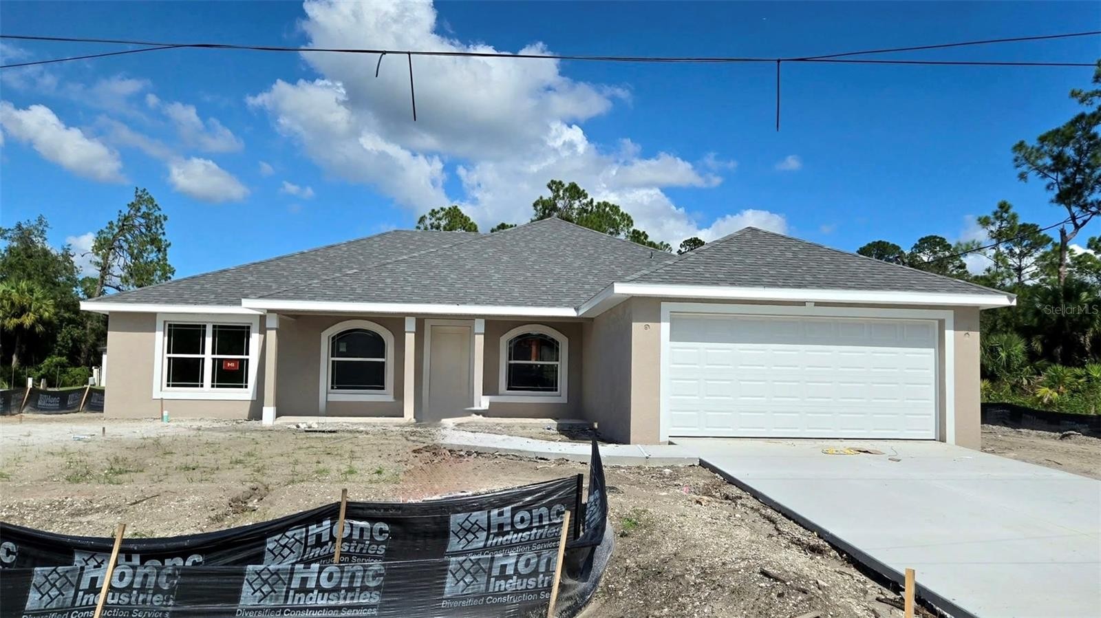 2104 BENNETT LN