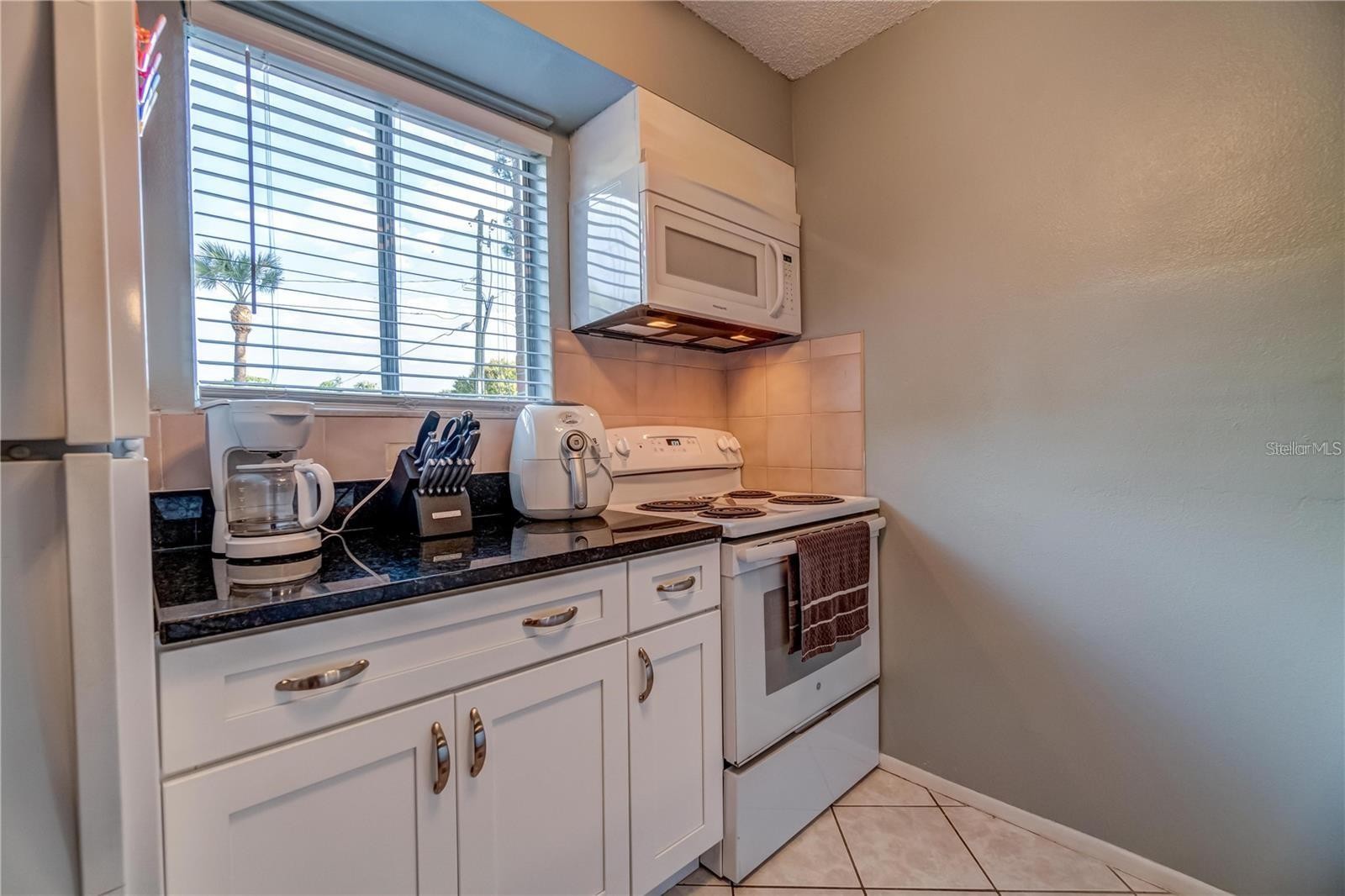 111 AIRPORT AVE W #107