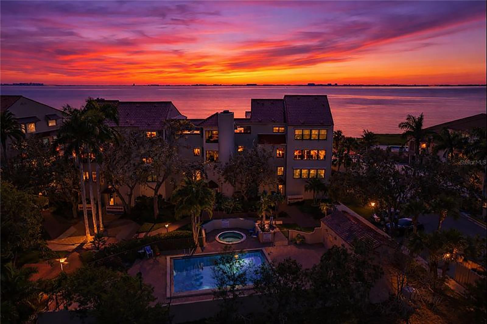 4565 BAY CLUB DR #27