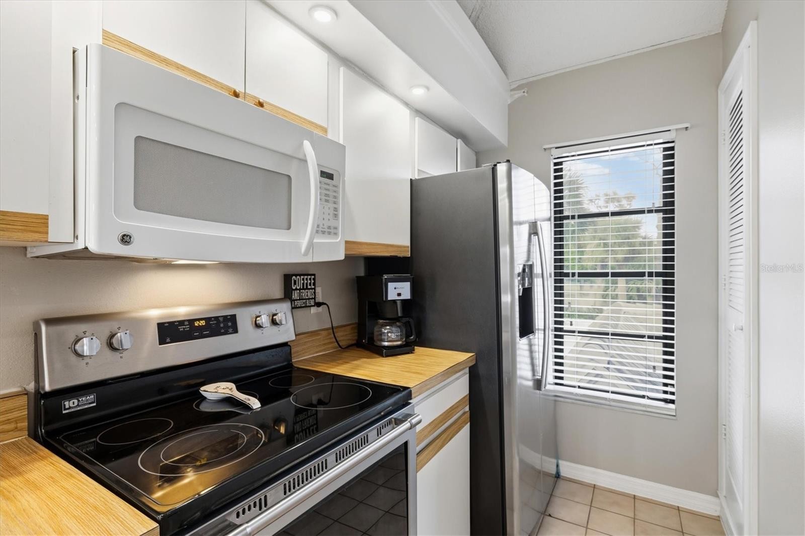 918 CAPRI ISLES BLVD #205