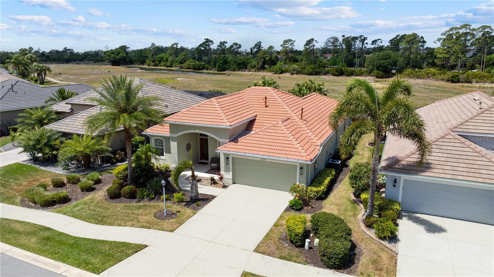 2725 ROYAL PALM DR