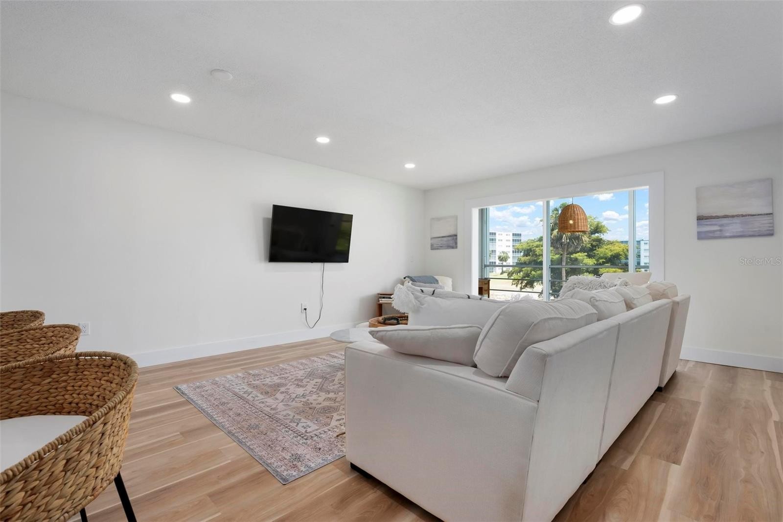 4200 IRONWOOD CIR #203B