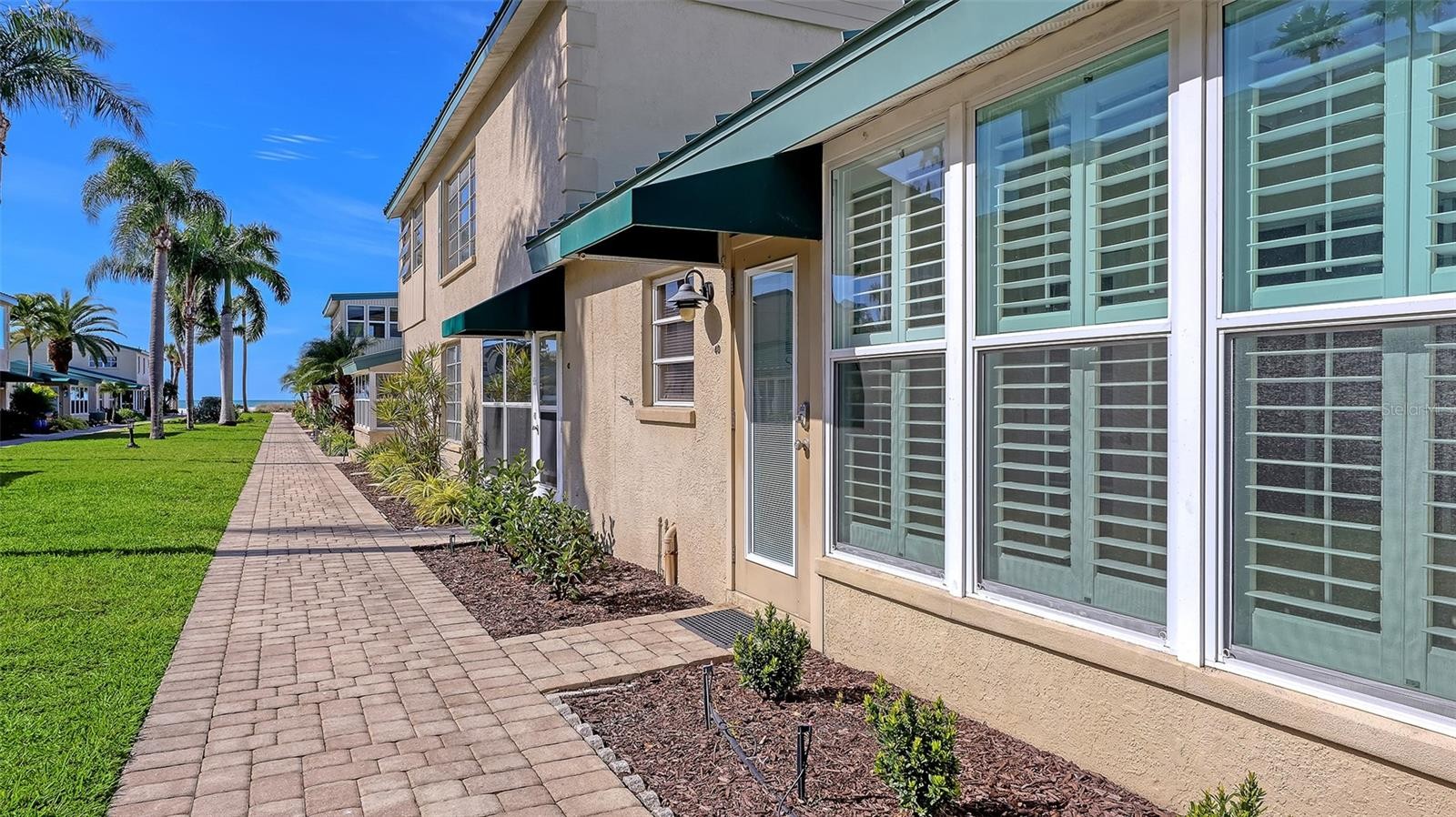 5860 MIDNIGHT PASS RD #40