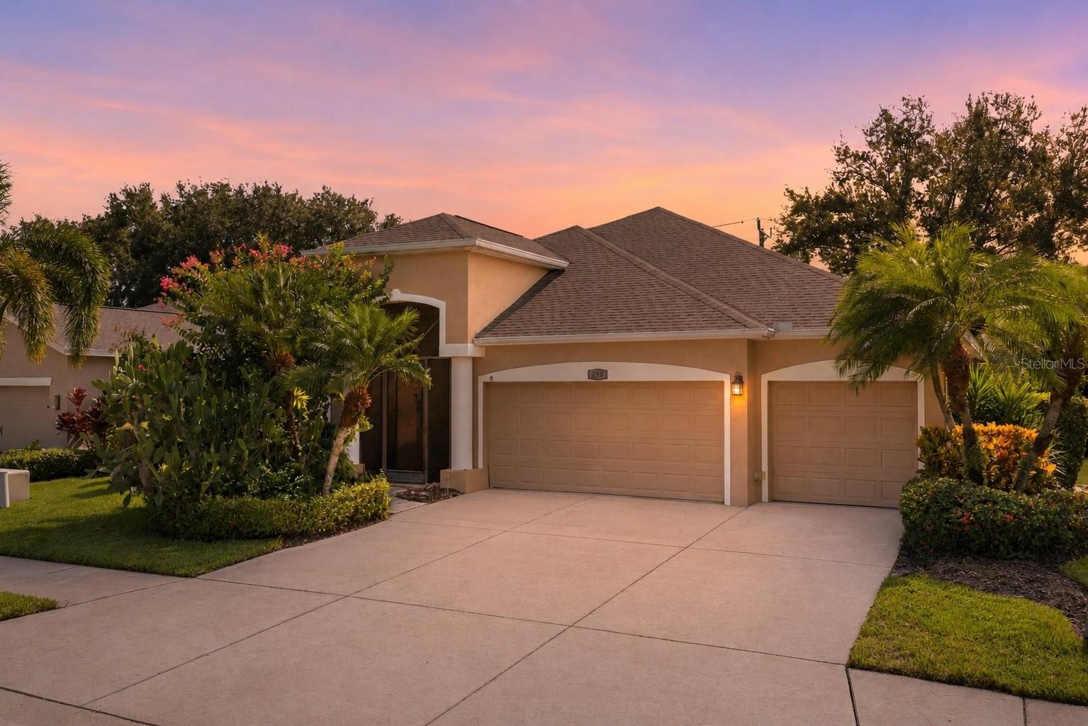 295 LONDONDERRY DR