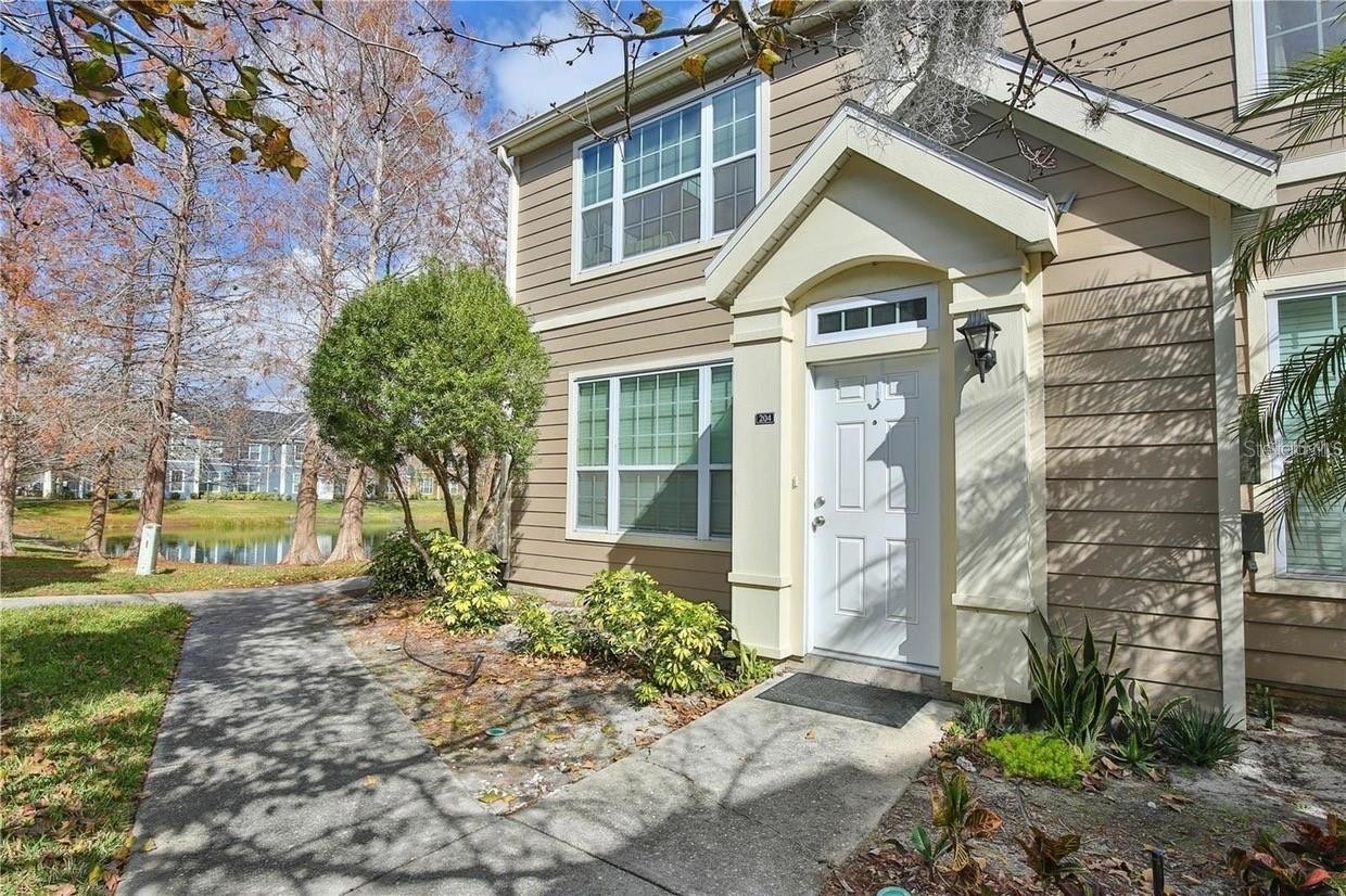 5570 ROSEHILL RD #204
