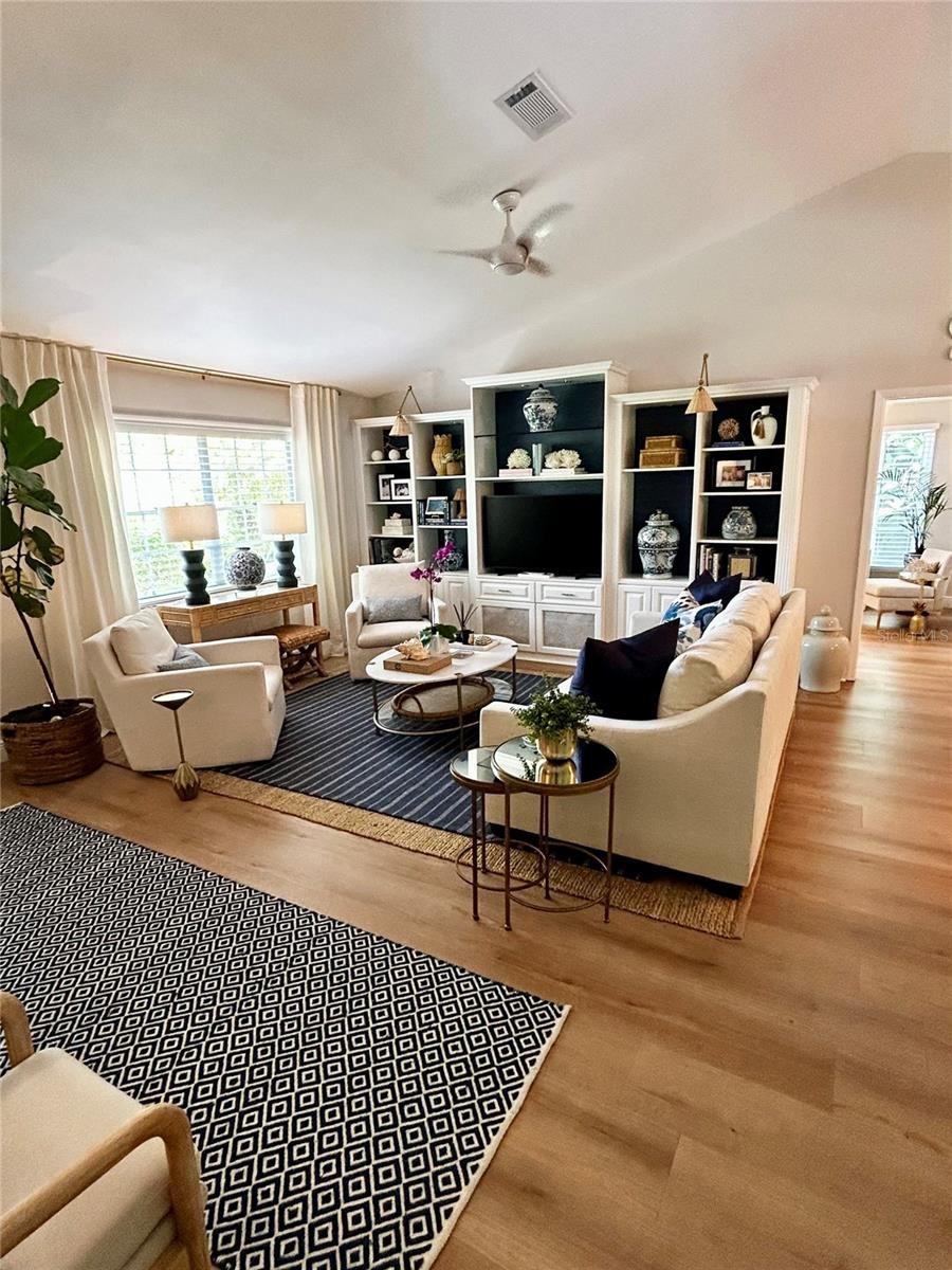 1689 ALTA VISTA ST
