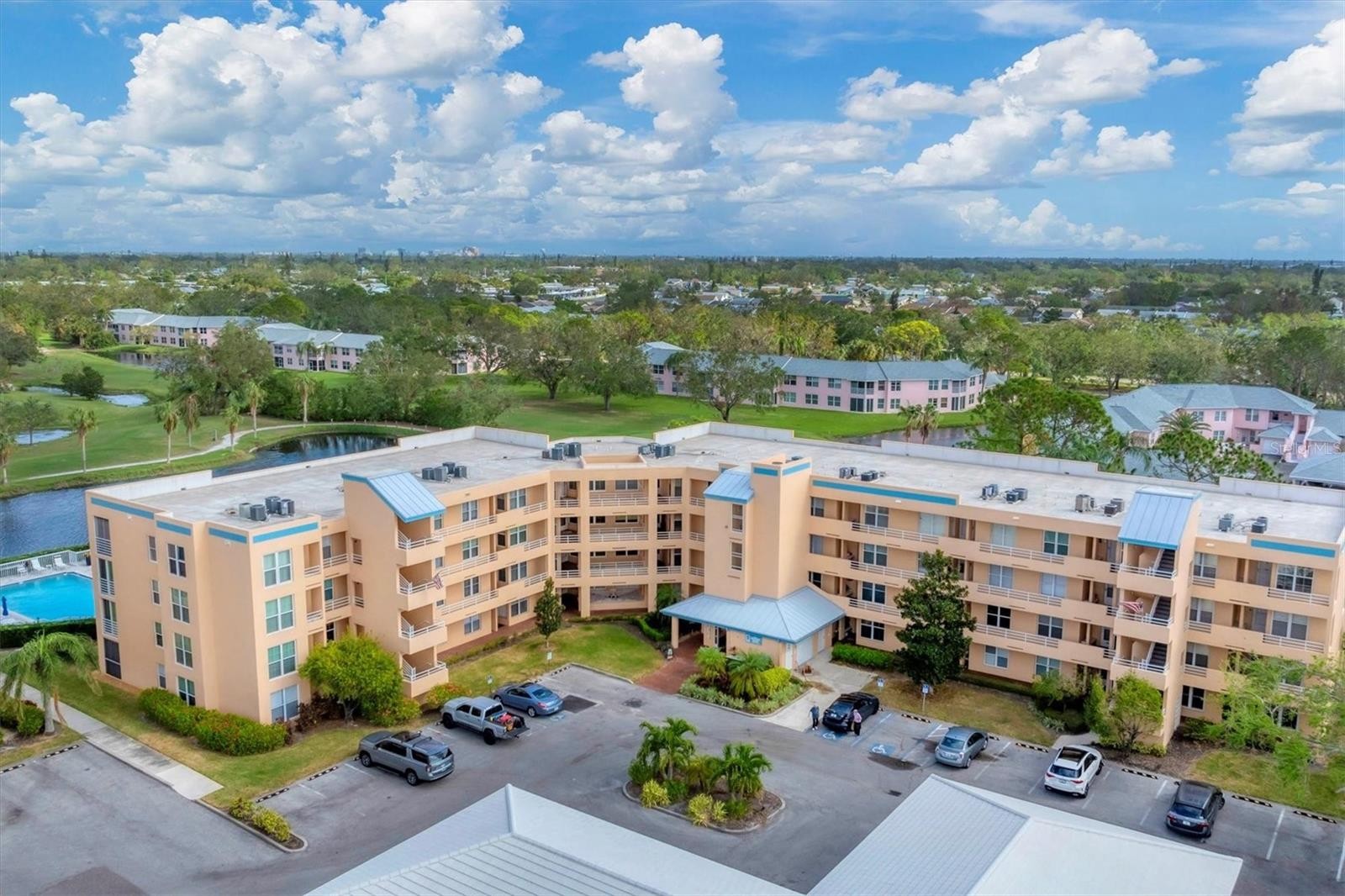 4530 PINEBROOK CIR #208