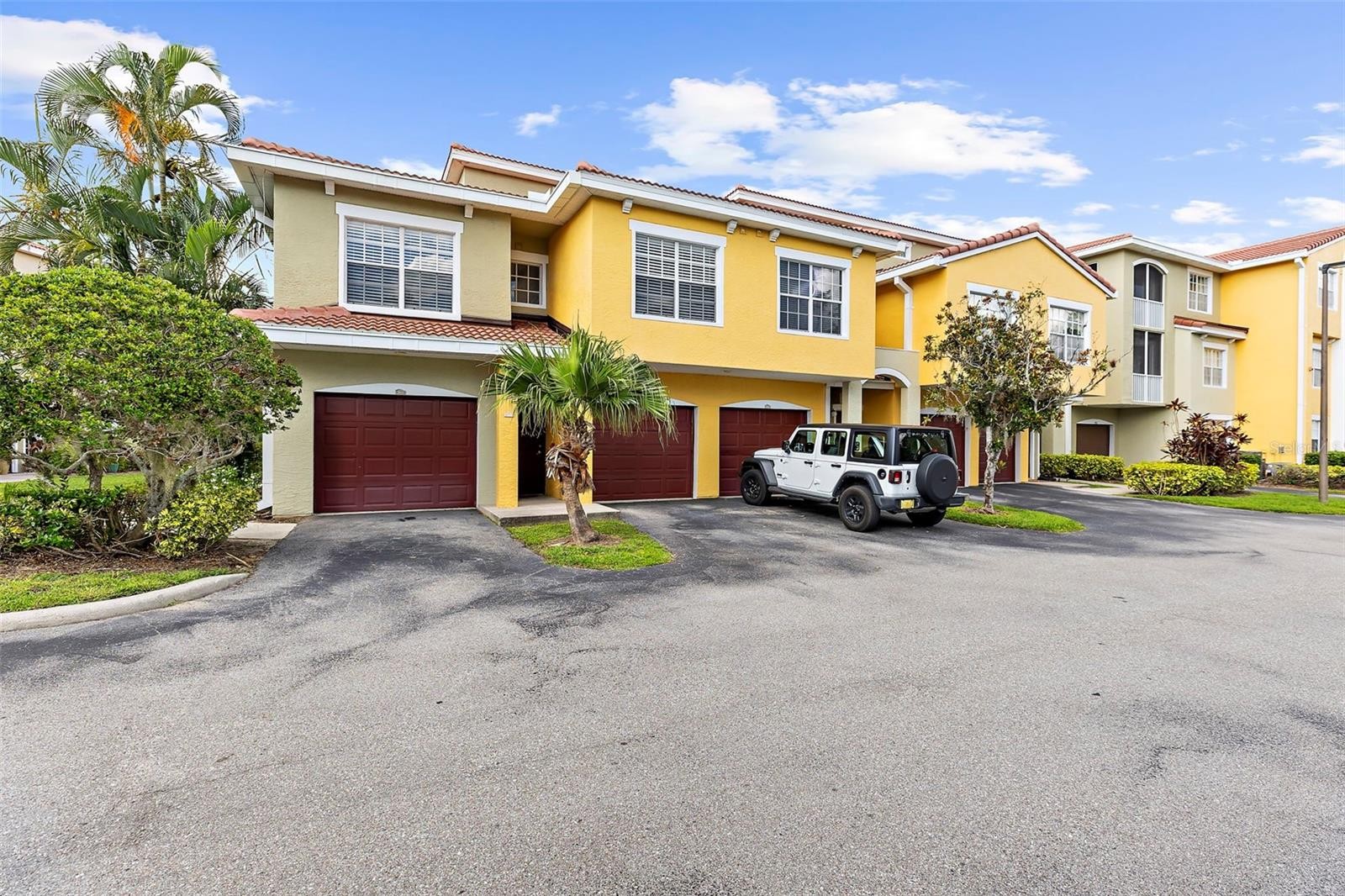 5601 BENTGRASS DR #102