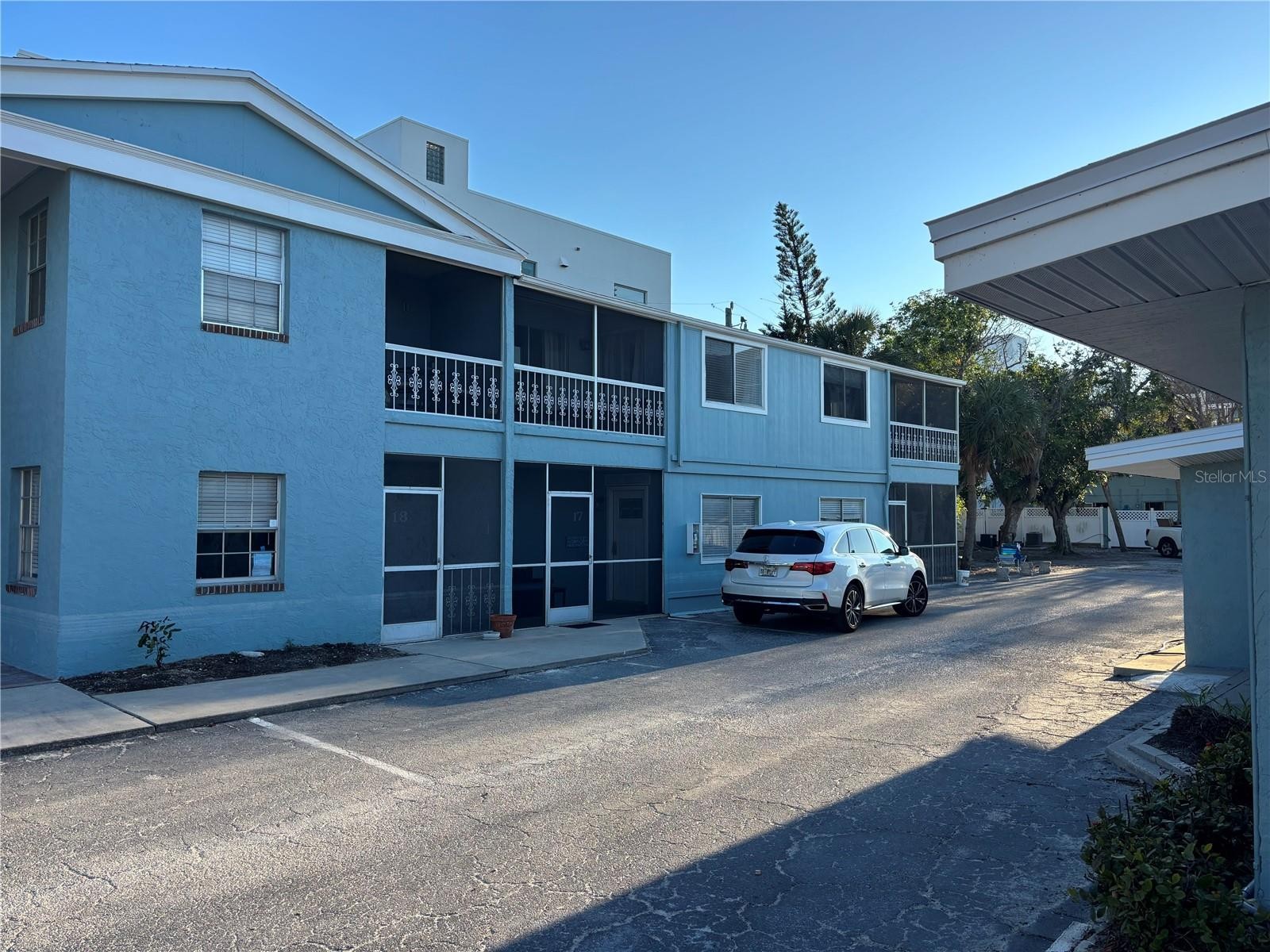 170 ROOSEVELT DR #17