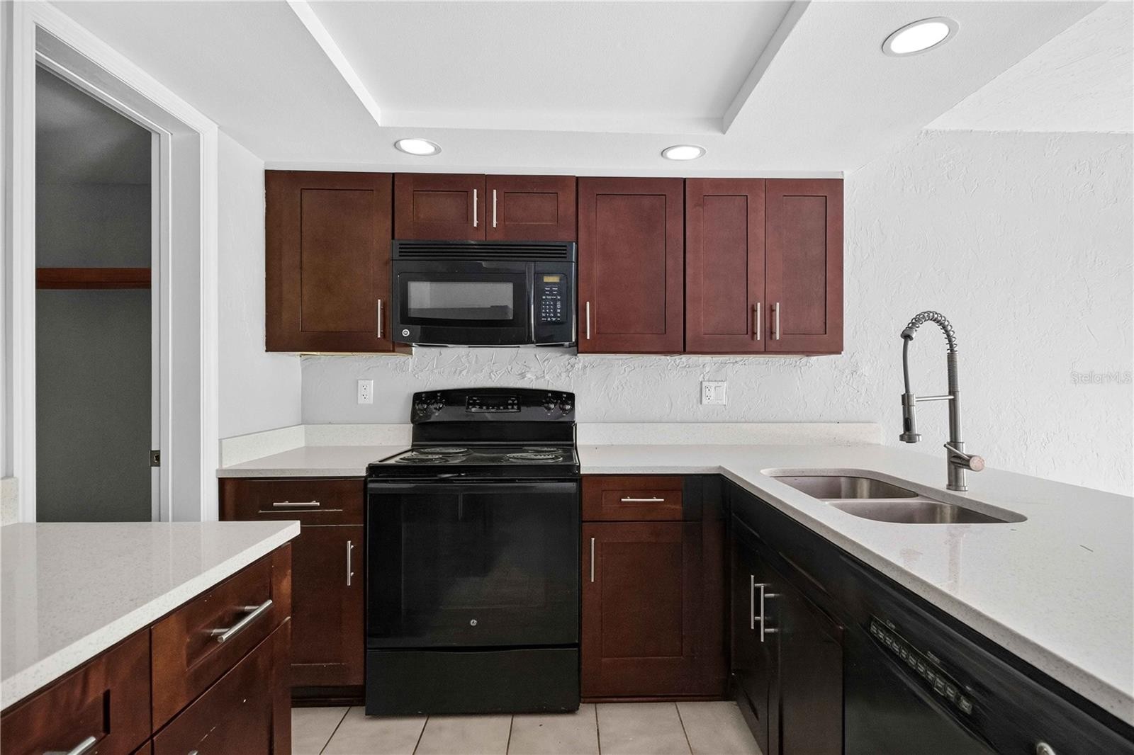 1125 LONGFELLOW WAY #125-B