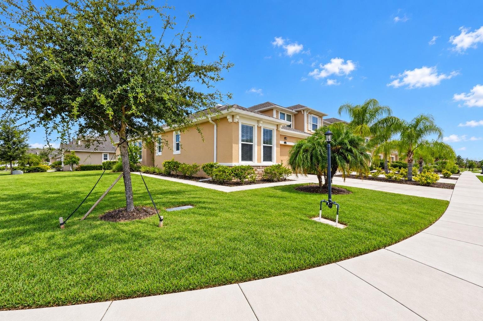 11511 ROLLING GREEN DR