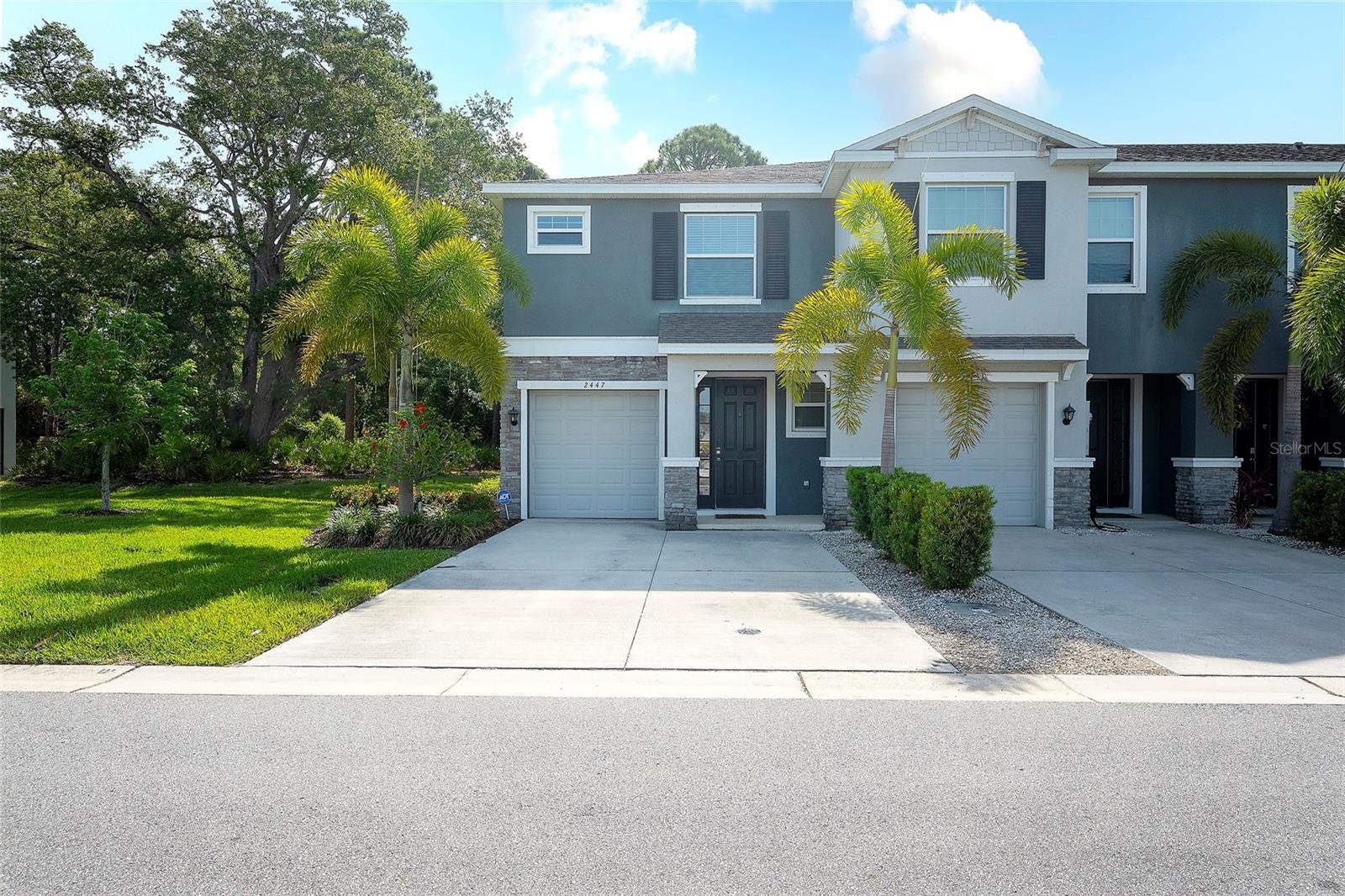 2447 MIDNIGHT PEARL DR