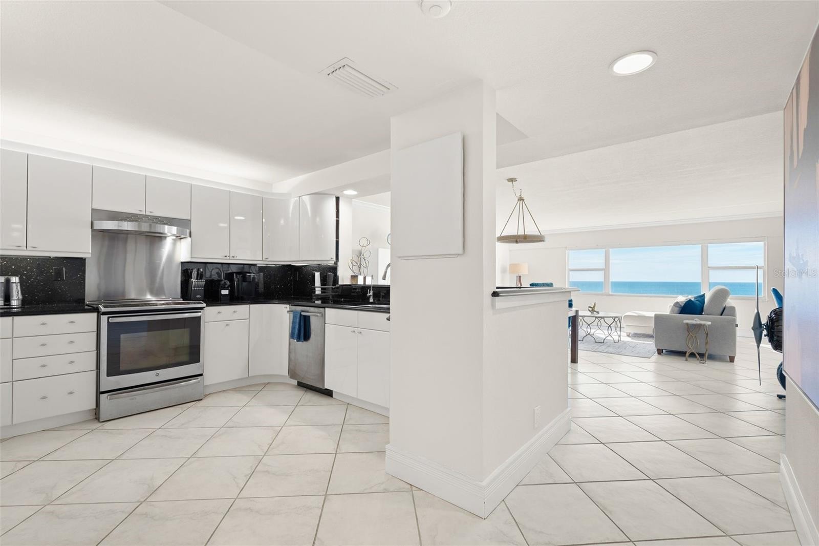 1750 BENJAMIN FRANKLIN DR #8D