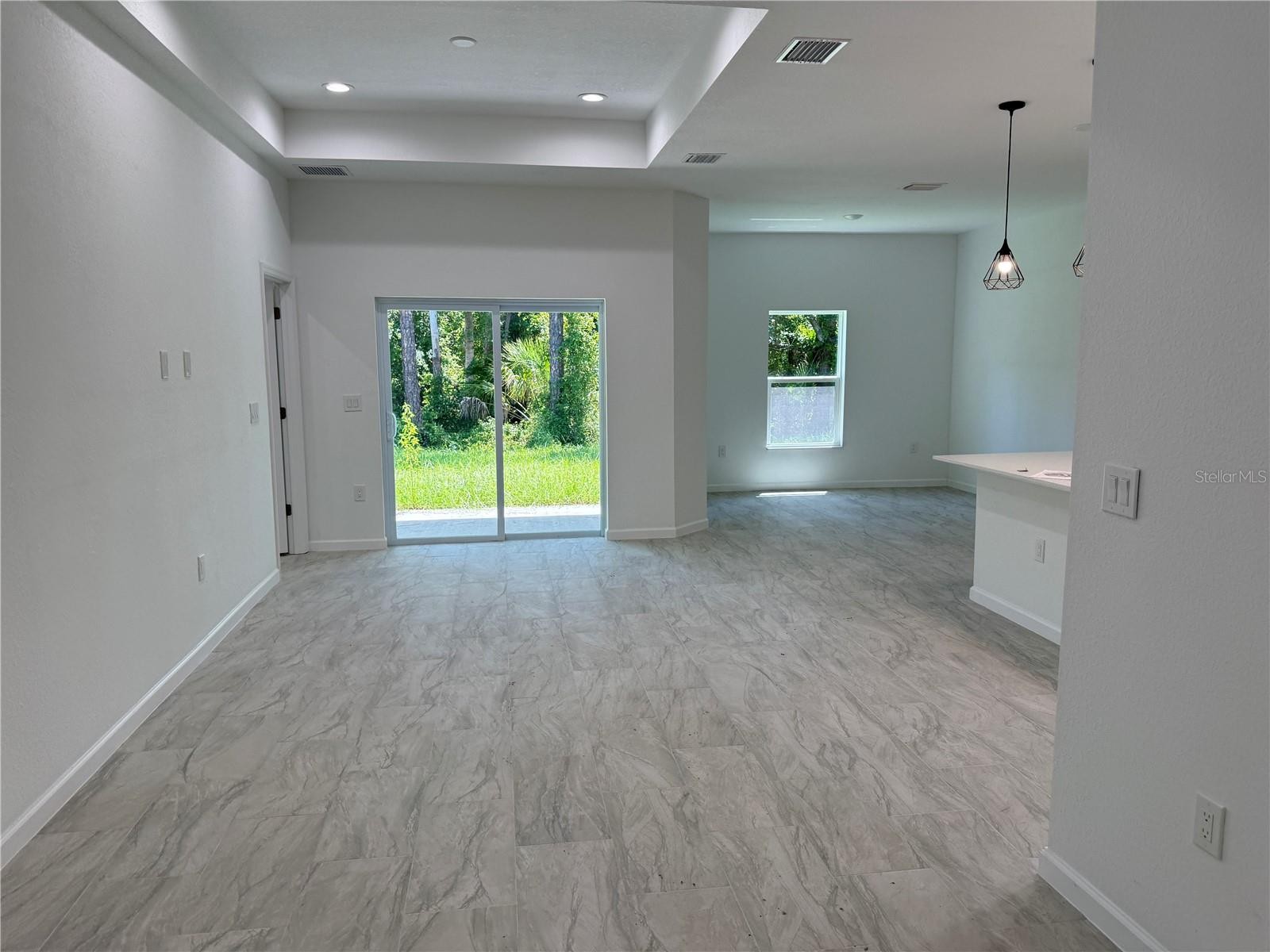 1392 ALABELLE LN