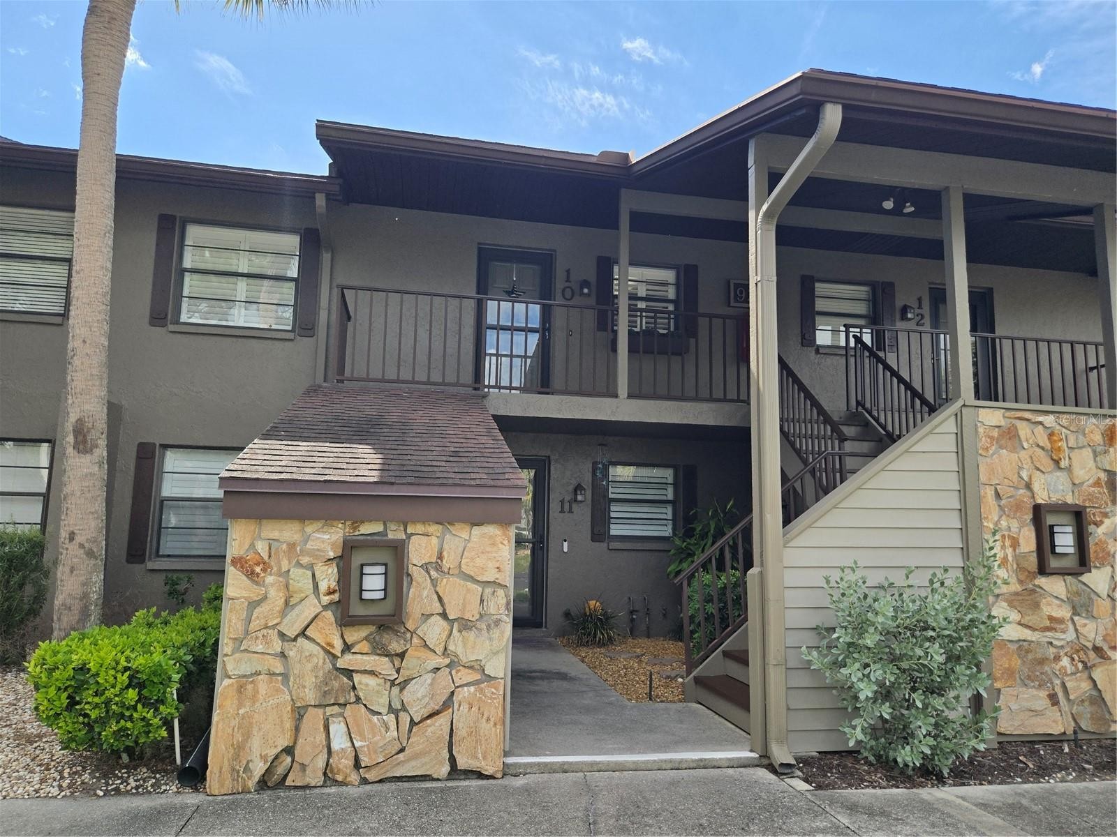 927 CAPRI ISLES BLVD #10