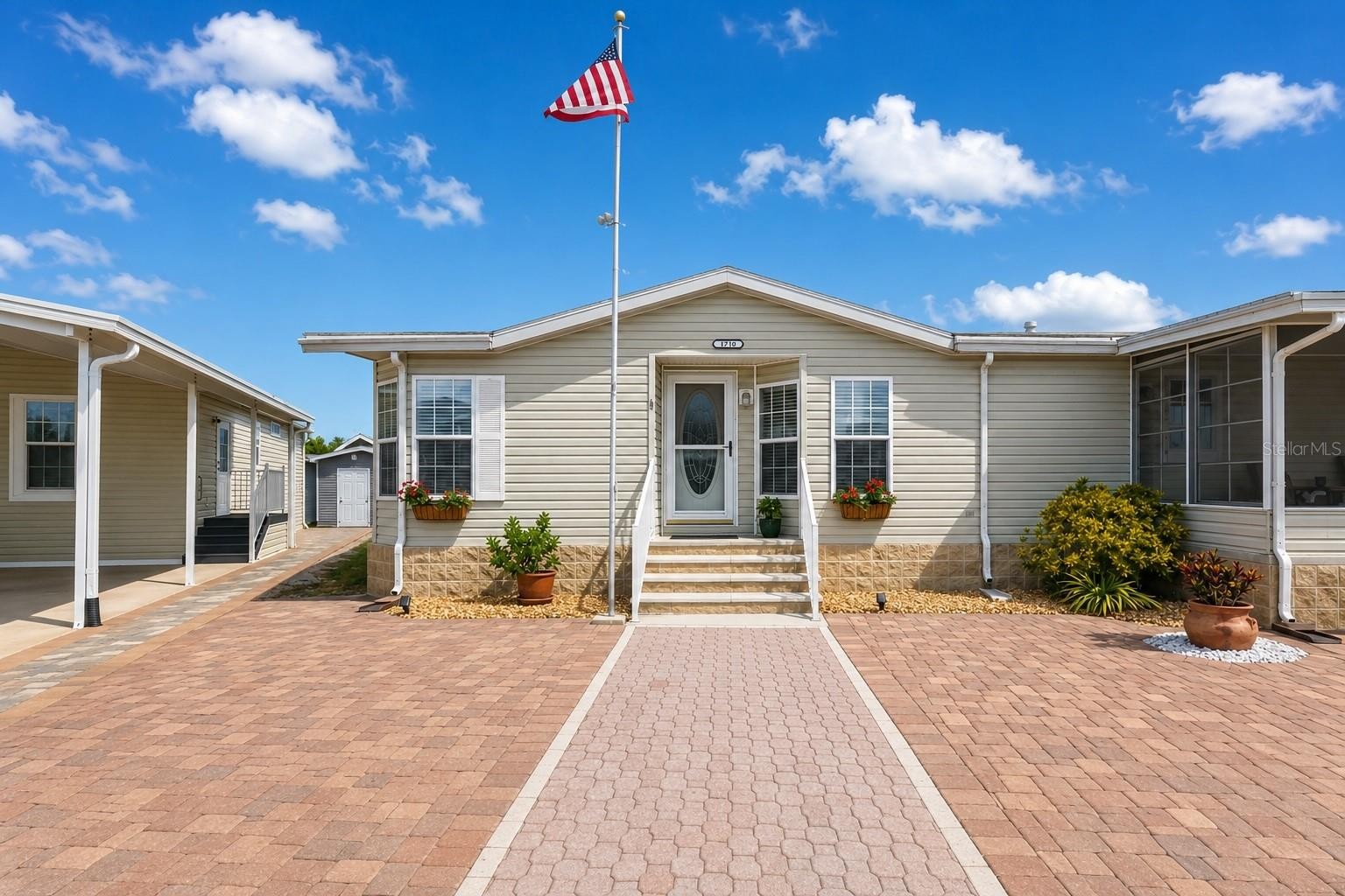 1710 INDIANA AVE