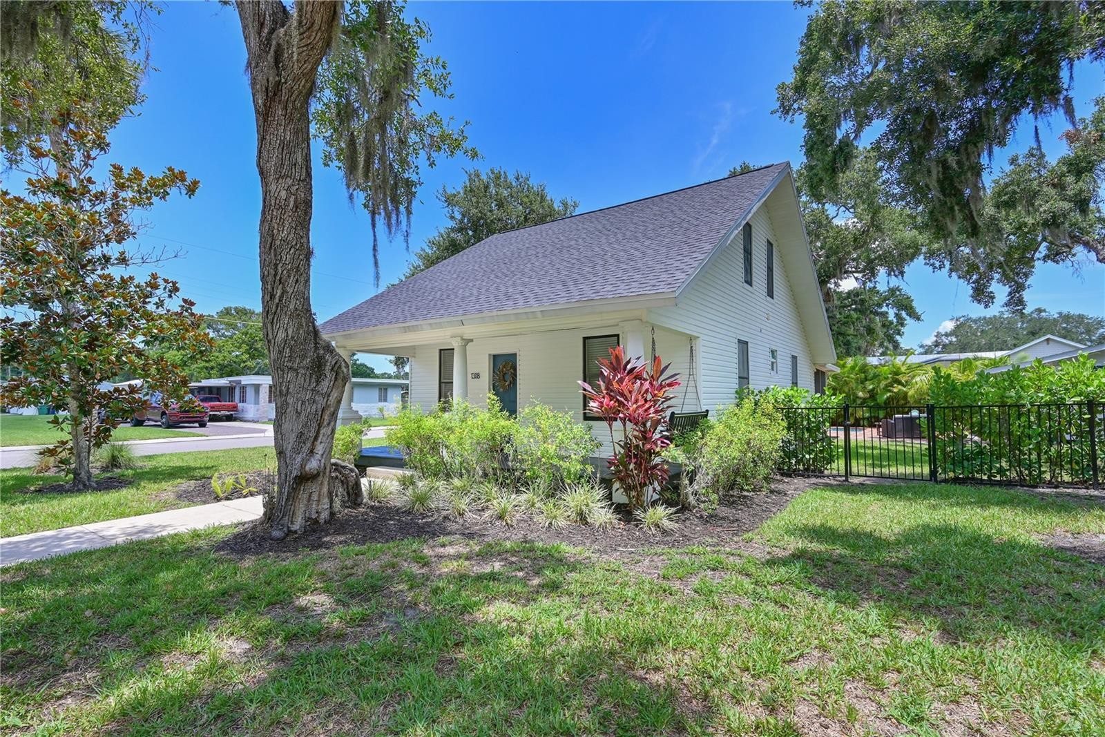 1318 6TH ST W