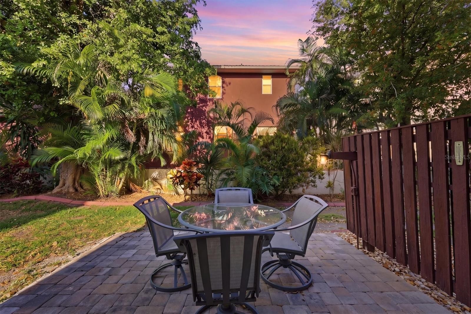 260 SANTA MARIA ST #105